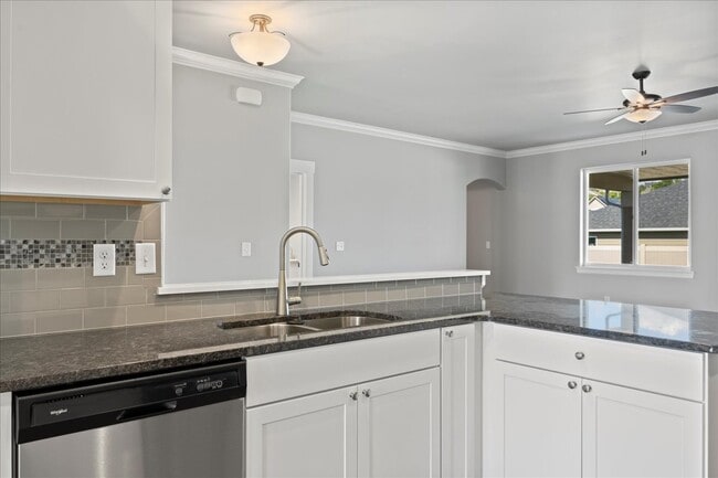 Building Photo - 421 N 76th Ave