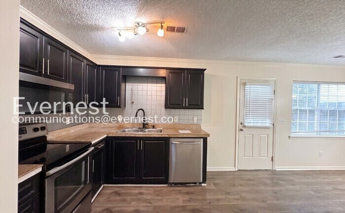 Building Photo - 1592 King James Dr