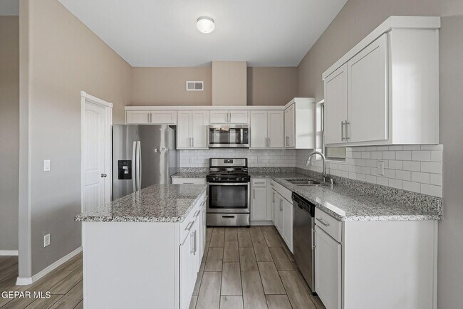 Building Photo - 13960 Garforth Ave