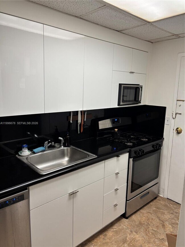 Building Photo - 700 Biltmore Way