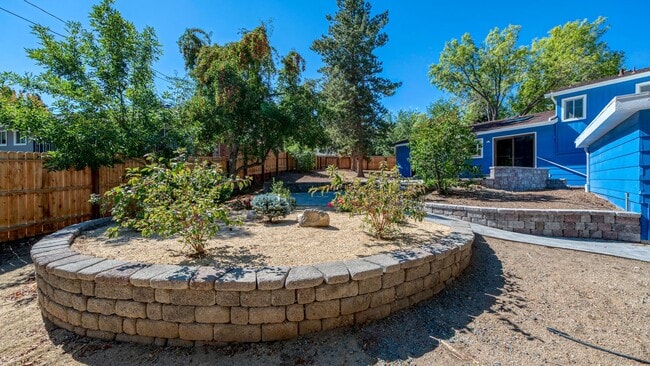 Building Photo - Southwest Reno Stunner - One of a Kind!!!!