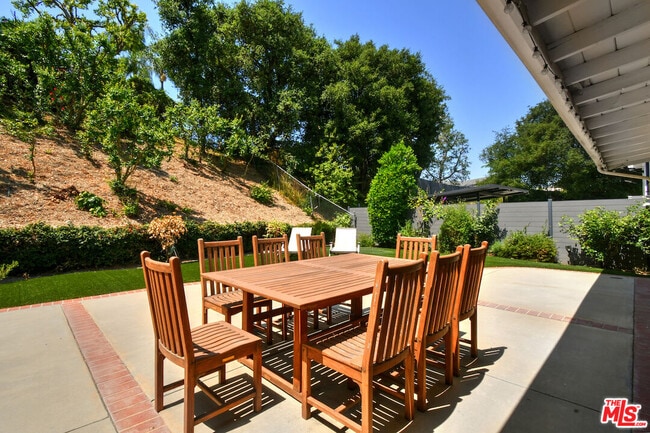 Building Photo - 3421 Castlewoods Pl