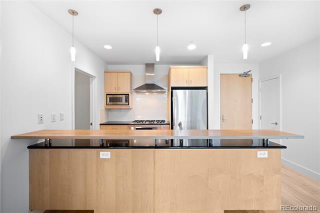 Building Photo - 1401 Delgany St