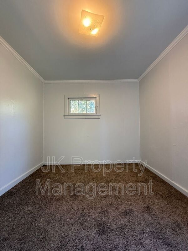 Building Photo - 511 33rd St N