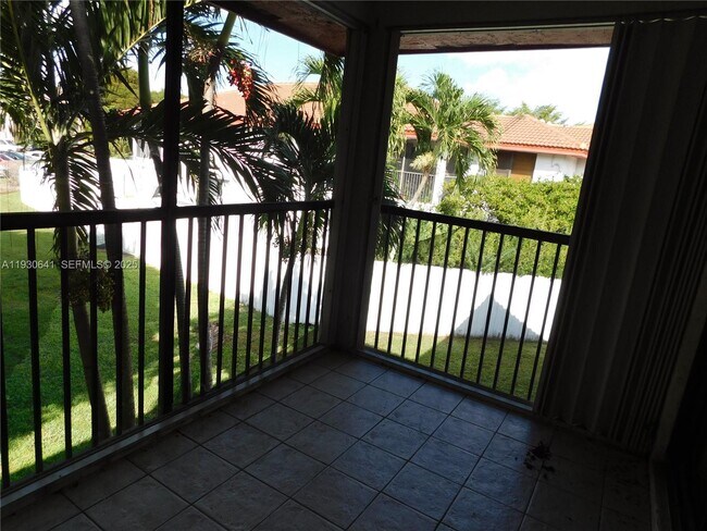 Building Photo - 9688 SW 138th Ave