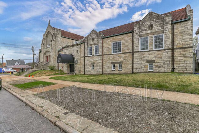 Building Photo - 5347 Nottingham Ave