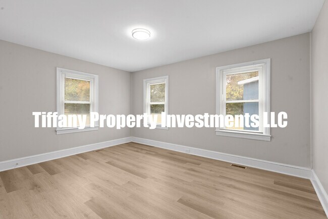 Building Photo - 119 N Jack St