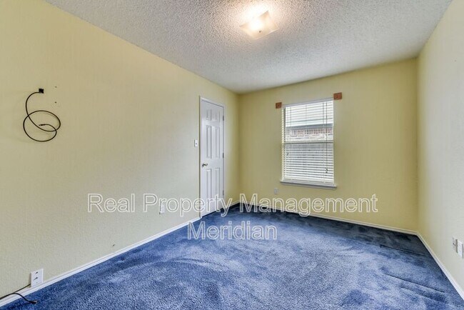 Building Photo - 8008 Cannonwood Dr