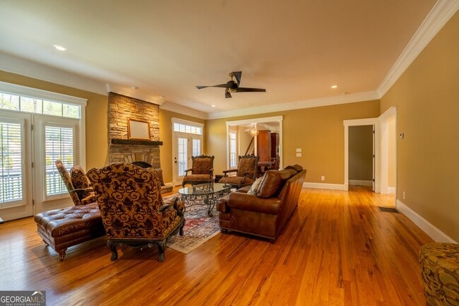 Building Photo - 2925 Orchard Dr