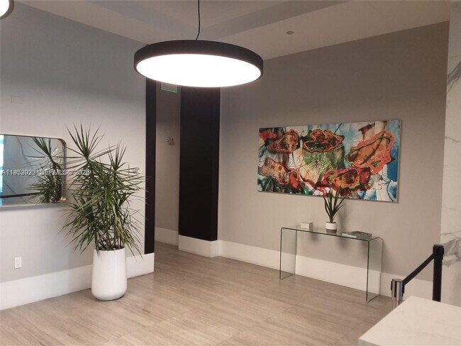 Building Photo - 140 S Dixie Hwy