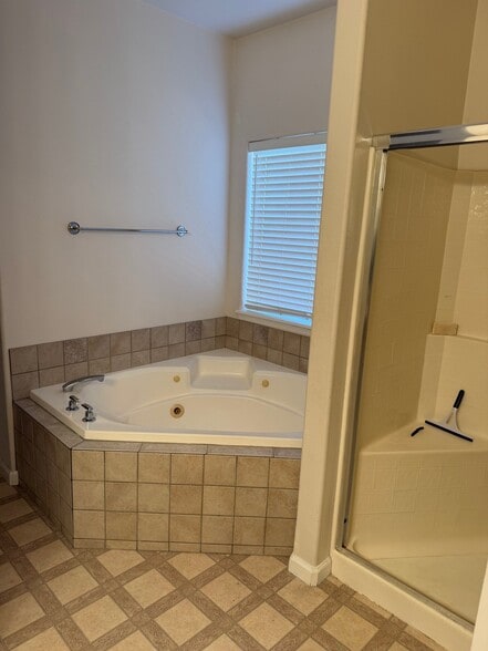 Building Photo - 14170 W Guinness Ct