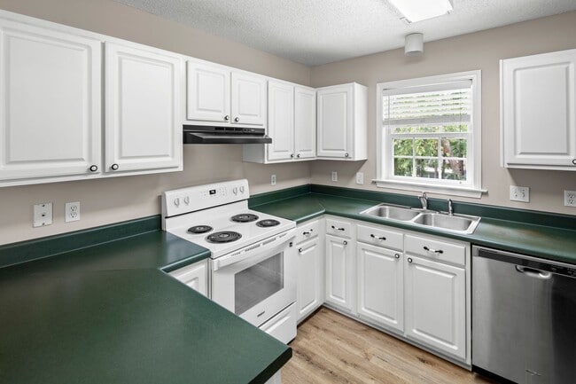 Building Photo - 375 Glensprings Dr