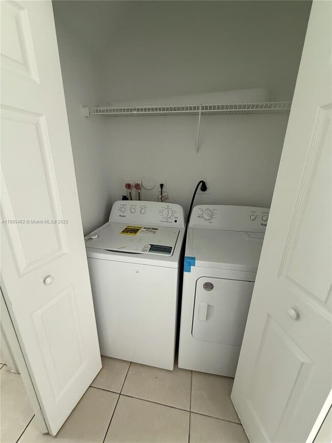 Building Photo - 7978 SW 166th Pl