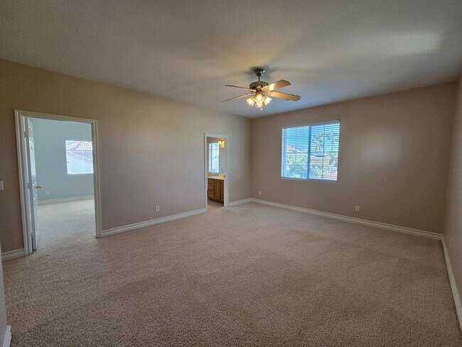 Building Photo - An Amazing NW Home! Over 3300 sq ft w/ pool & spa! Must see!