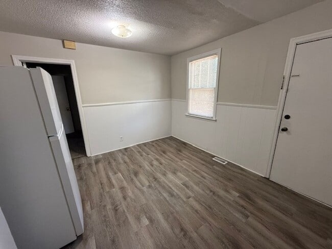 Building Photo - 7203 Patricia Dr