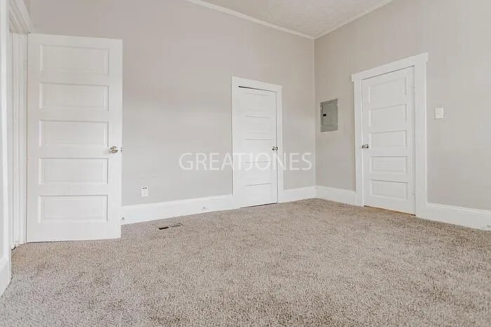 Building Photo - 945 53rd St