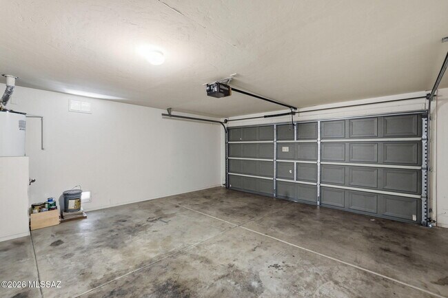 Building Photo - 8435 E Bowline Rd