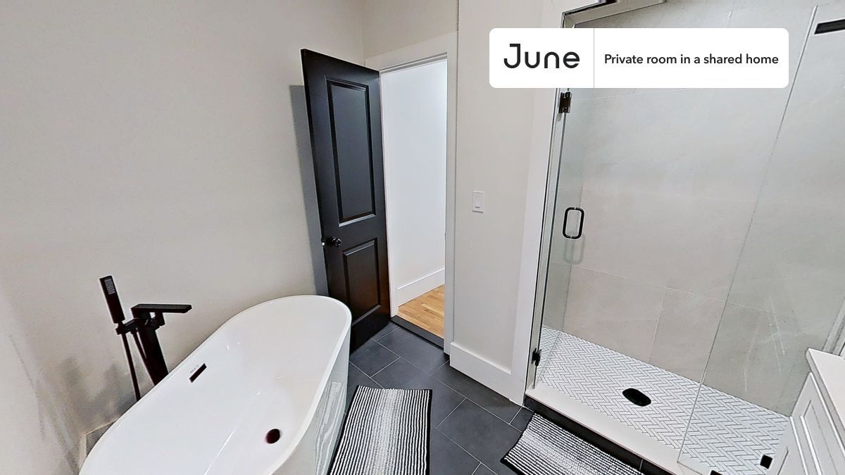 Building Photo - Room in Shared 5 bed/2 bath home
