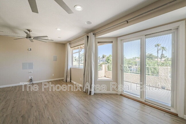 Building Photo - 3761 S Hawthorn Dr