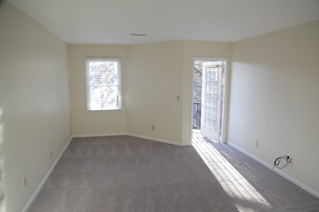 Building Photo - 2bd/2.5bth home in Southpark! Location, Lo...