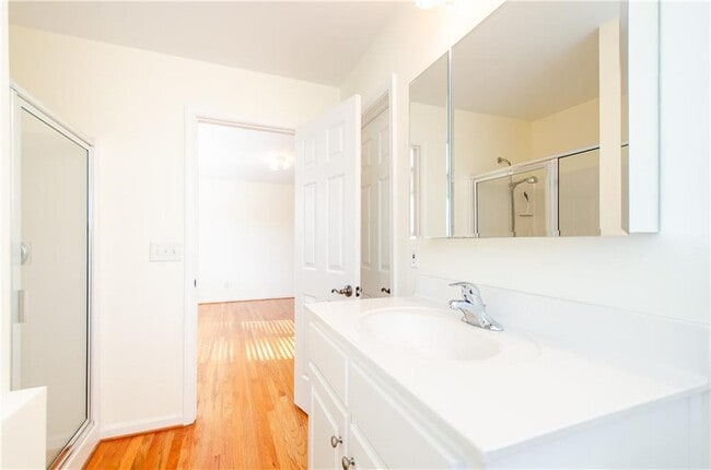 Building Photo - 3950 Chattahoochee Rd