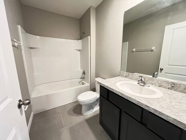 Building Photo - Modern 4-Bedroom Smart Home in Belleview – No HOA Application Required