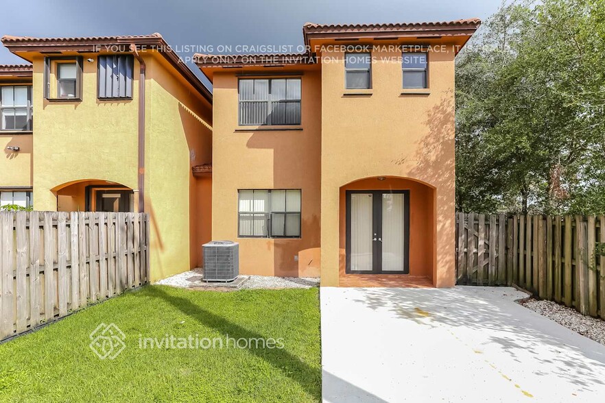 Building Photo - 3936 SW 69th Ave