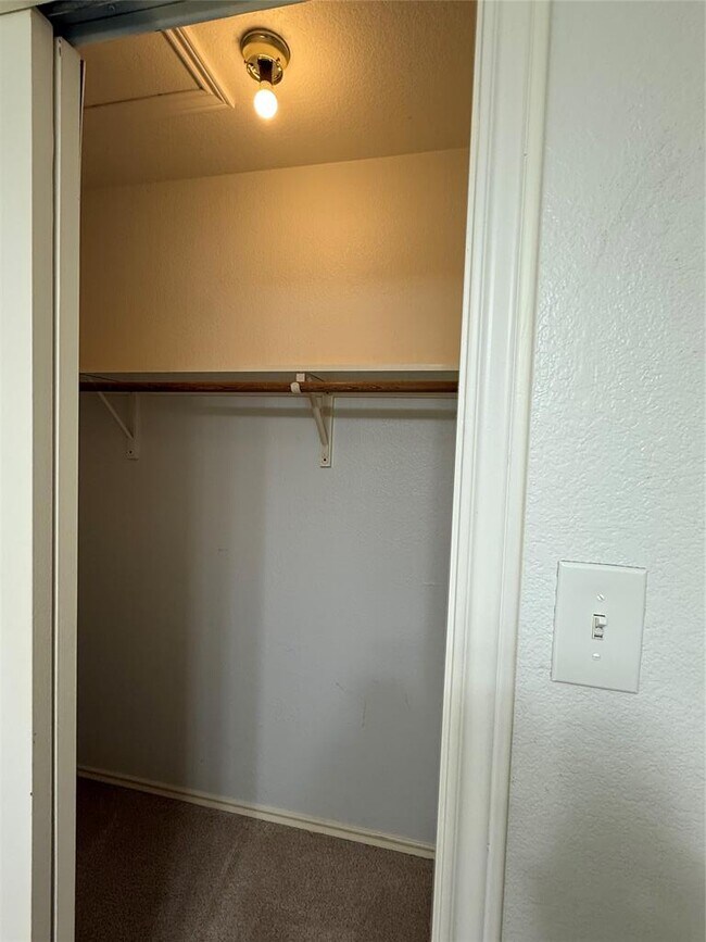 Building Photo - 11901 Swearingen Dr