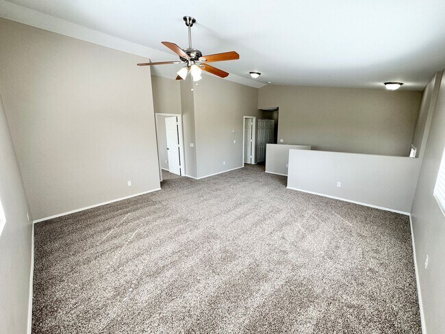 Building Photo - Remodeled 5 Bedroom/3 Bath Home. Upgraded Flooring & Kitchen!