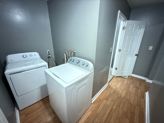 Building Photo - Single-Family Home Close to Henry Ford Hos...