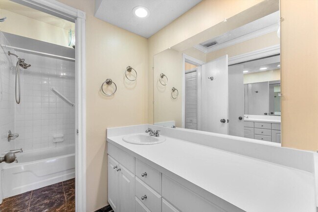 Building Photo - 8000 Lagos De Campo Blvd