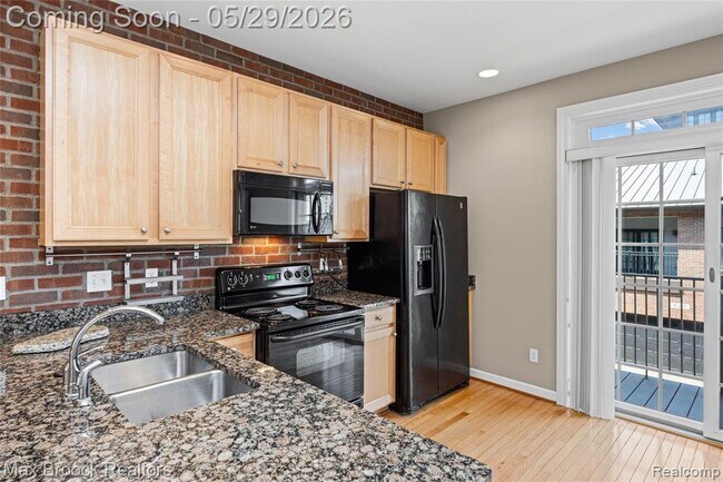Building Photo - 420 Lewis Ct