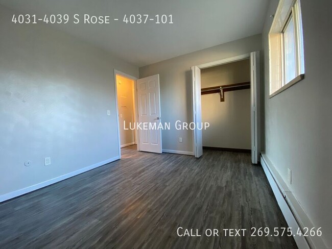 Building Photo - 4033 S Rose St # 201 2BD/1BATH Oakhurst Ap...