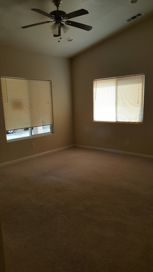 Livingroom - Tuolumne/Yosemite Duplex