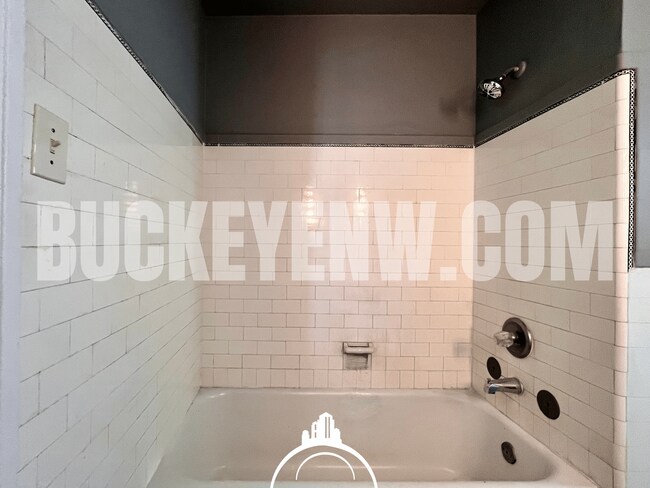Building Photo - 1308 Thatcher Dr