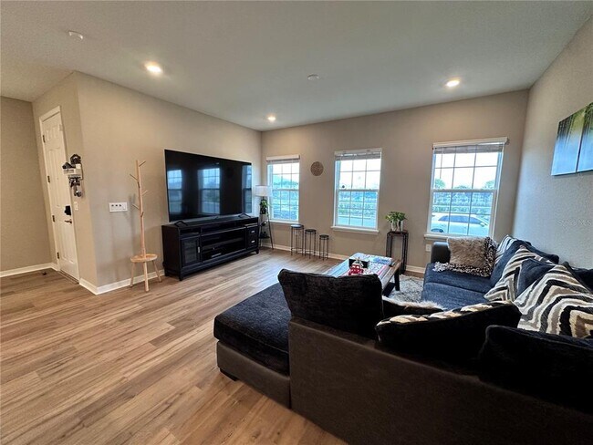 Building Photo - 420 Huckleberry Blossom Dr