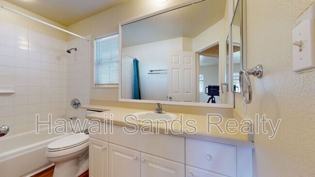 Building Photo - 91-1017-1017 Wahinoho St