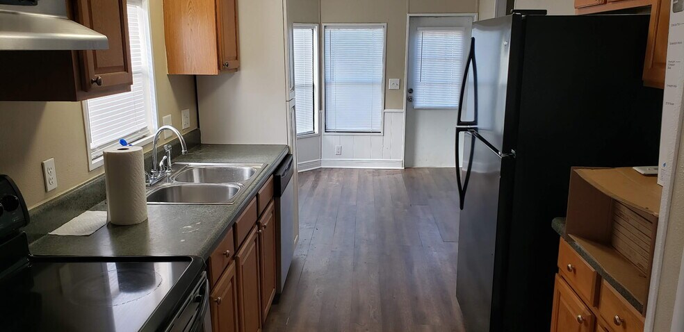 Building Photo - 17010 Meridian Blvd