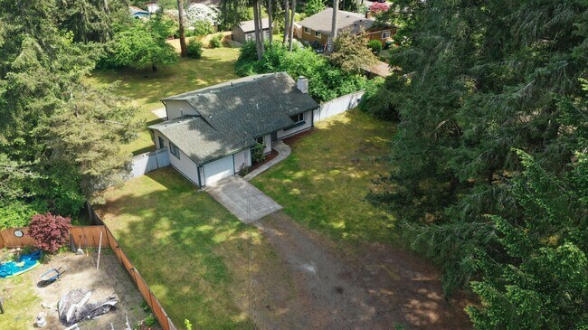Building Photo - MOVE IN READY NOW!! 4 bed 1 bath on shy half acre! North Thurston School District