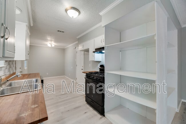 Building Photo - 6500 Melinda Dr