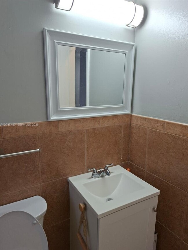 Building Photo - 13035 Emerald Dr