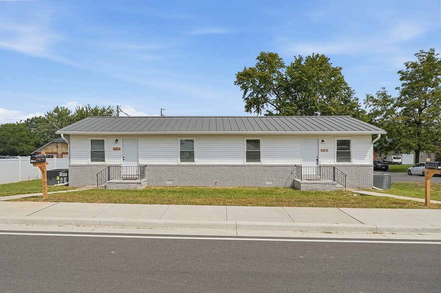 Building Photo - 413 W Stevens St