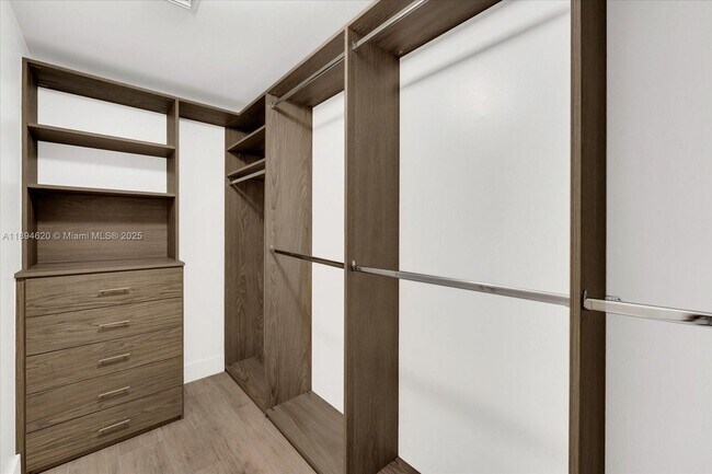 Building Photo - 16385 Biscayne Blvd