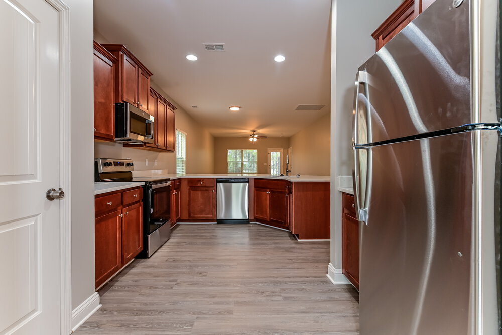 Building Photo - 5084 Summerview Ln