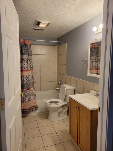 Main bathroom - 81 S Main St