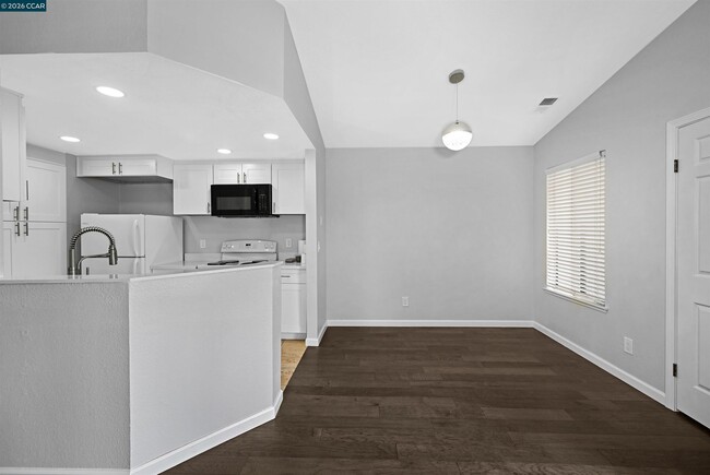 Building Photo - 3659 Crow Canyon Rd