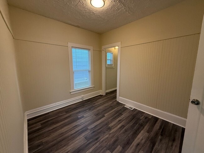 Building Photo - Charming 3-Bedroom Home in the Heart of Ov...