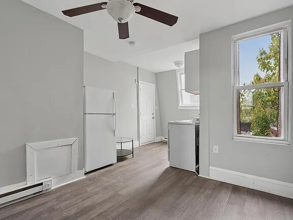 Building Photo - 2542 N 33rd St