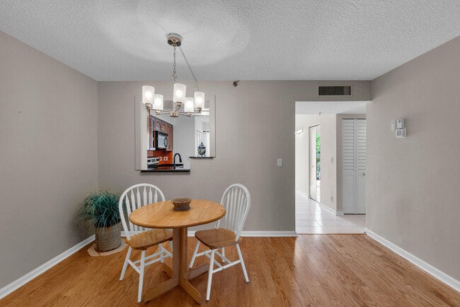Building Photo - 14623 Bonaire Blvd
