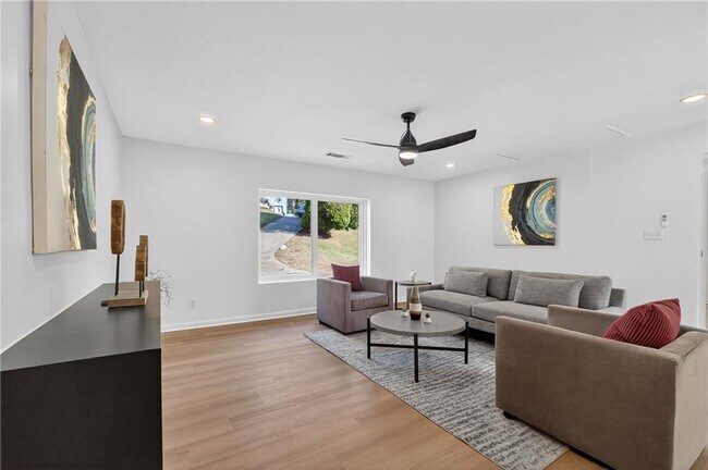 Building Photo - 2967 Flat Shoals Rd